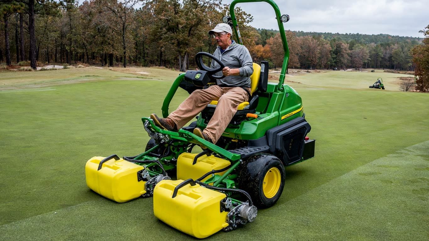 John Deere_2700 E-Cut™
